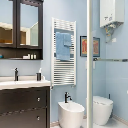 Beauty Intimate, Quiet And *