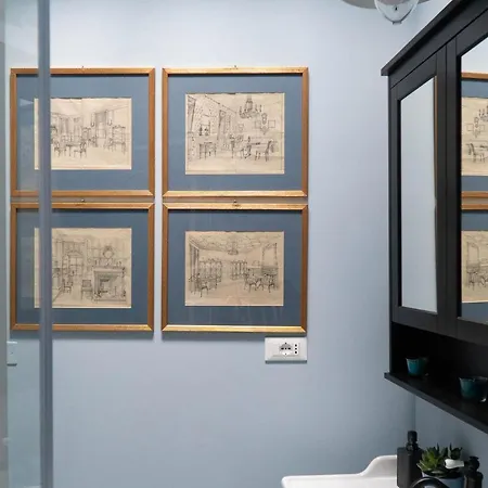 Beauty Intimate, Quiet And *