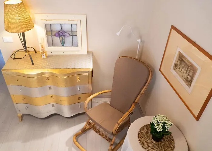 Beauty Intimate, Quiet And