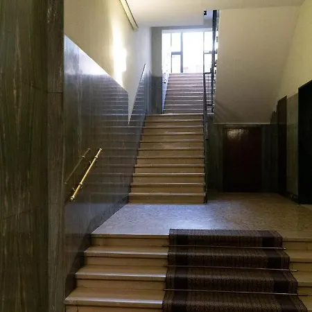 Beauty Intimate, Quiet And بولونيا